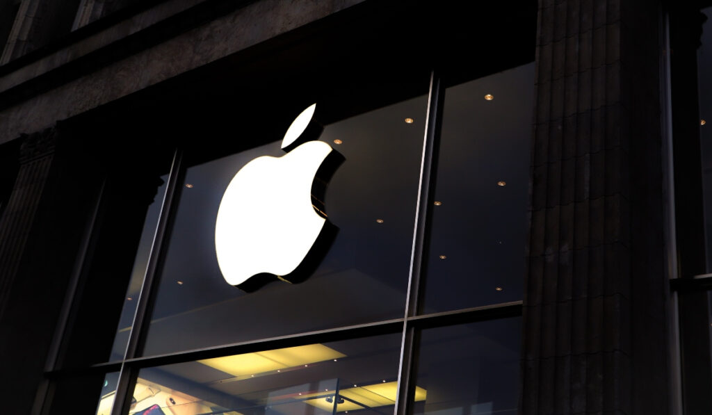 Πόλεμος στην Ουκρανία: Apple και Google «χτυπούν» τη Ρωσία