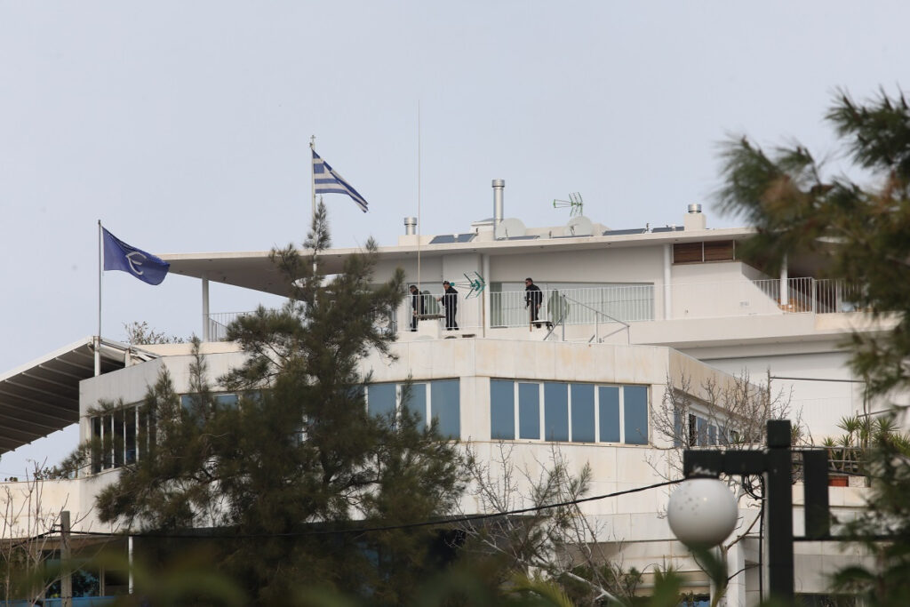 Γλυφάδα: «Ήρθε η ώρα να ξεκαθαρίσουμε τα πράγματα» είπε ο δράστης πριν ανοίξει πυρ στη ναυτιλιακή