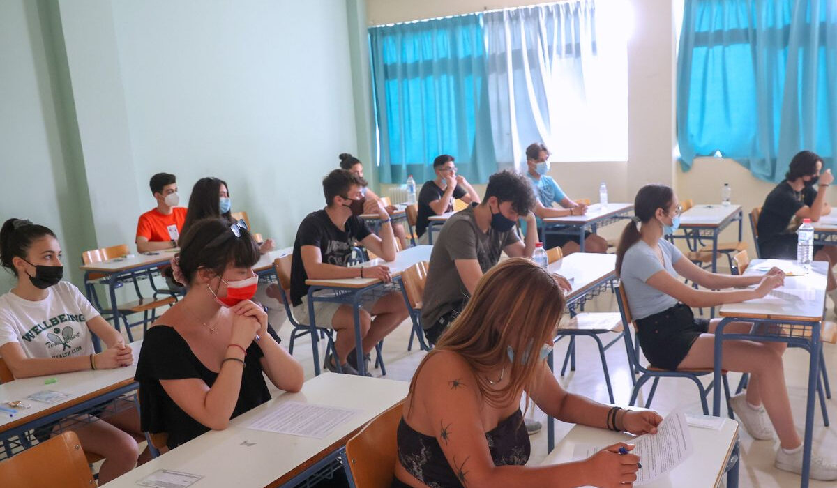 Εισαγγελική παρέμβαση για την «κατάρρευση» της Τράπεζας Θεμάτων – Περιμένουν στα σχολεία οι μαθητές της Γ’ Λυκείου