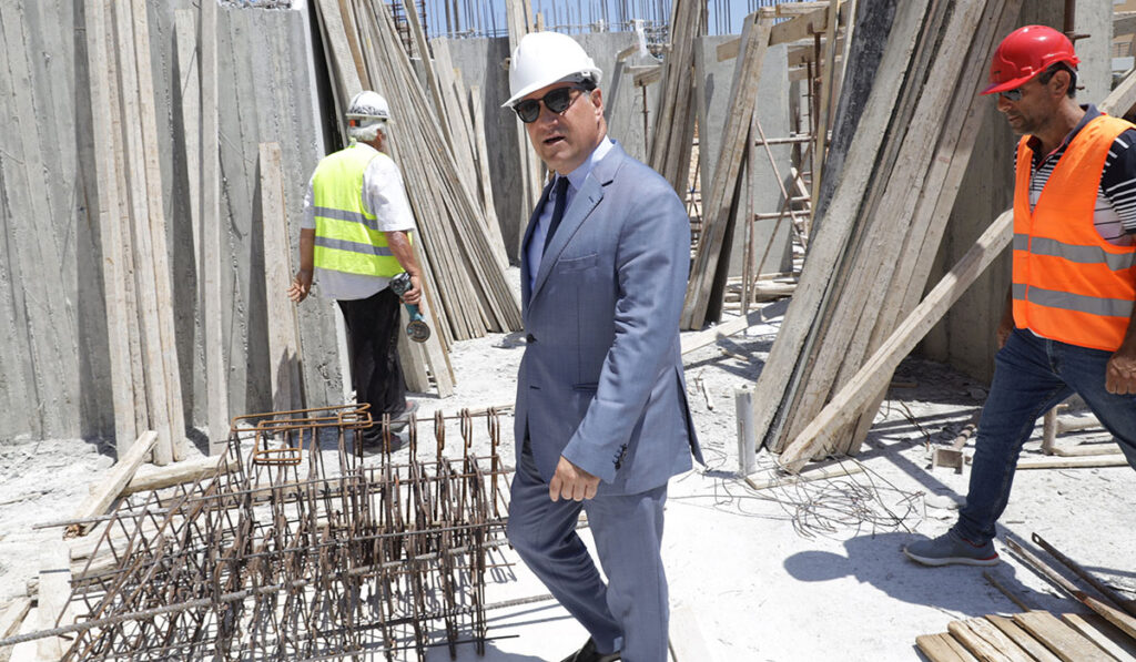 «Πρέπει να κρατήσουμε δυνάμεις» λέει ο Άδωνις για το ενδεχόμενο μείωσης του ΦΠΑ στα τρόφιμα