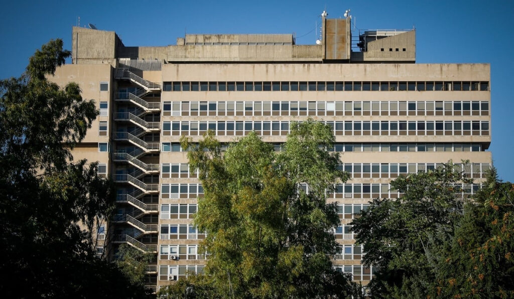 Διευκρινίσεις δίνει η ΕΥΠ γιατί έστειλε σήμα σε υπουργούς και αξιωματούχους: «Προσοχή στα κινητά»