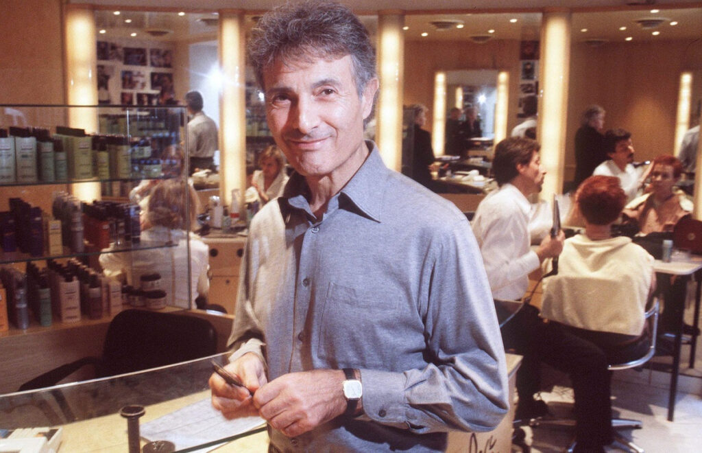 Γαλλία: Πέθανε ο διάσημος κομμωτής Ζαν-Μαρκ Μανιάτης – Αλέν Ντελόν και Πρινς στους πελάτες του