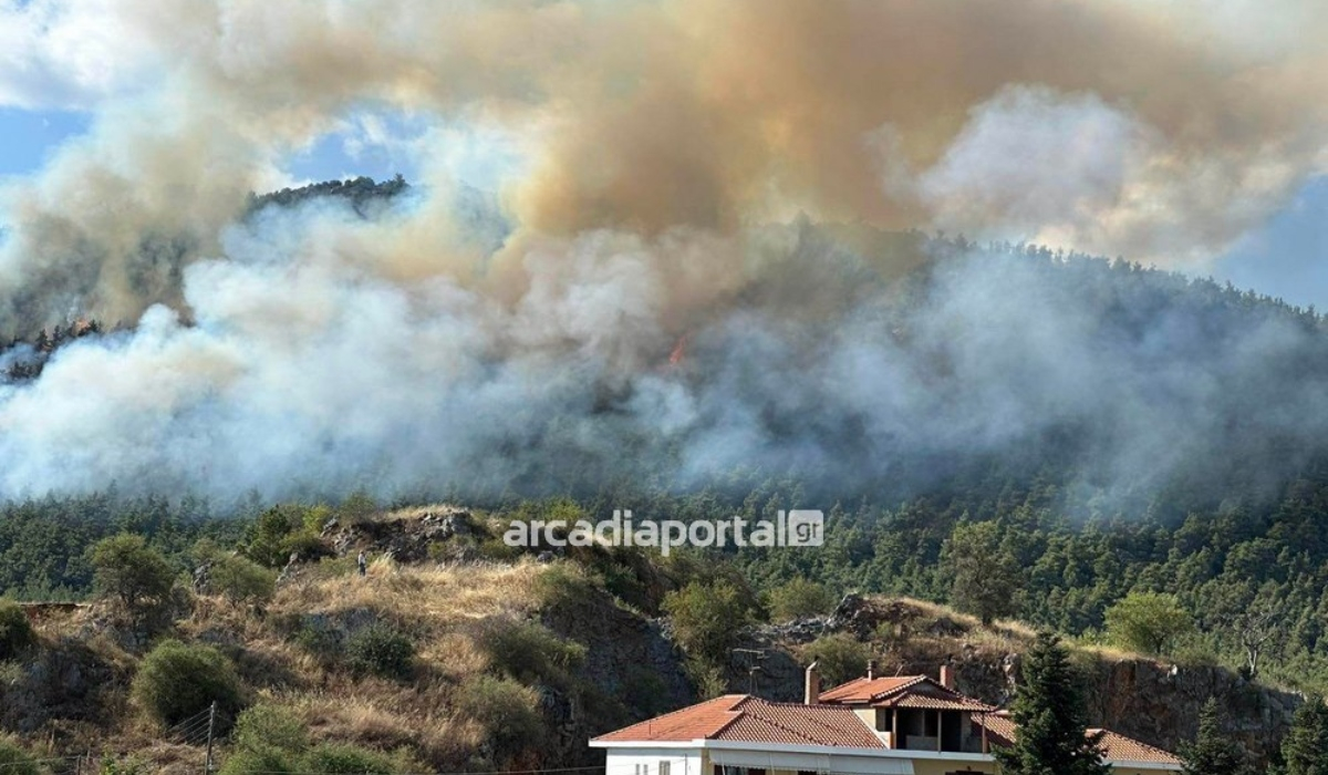 Φωτιά στην Τρίπολη – Απειλεί το Μαίναλο