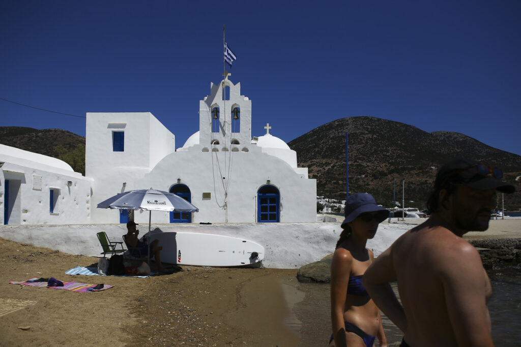 Αγίου Πνεύματος 2024: Μεγάλη στροφή στην επιλογή προορισμού – Πολλοί λένε «όχι» στα νησιά