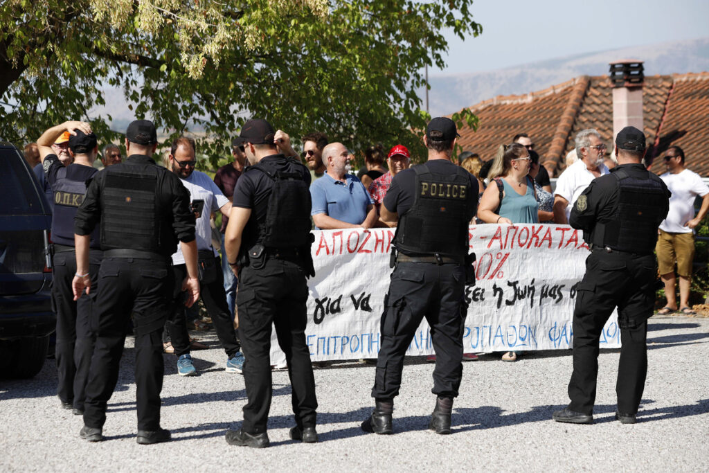 Με αποδοκιμασίες υποδέχτηκαν τον Κ. Μητσοτάκη στον Παλαμά Καρδίτσας – Δείτε βίντεο