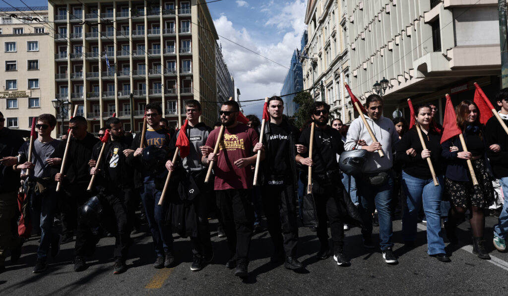 Νέο πανεκπαιδευτικό συλλαλητήριο σήμερα: Στους δρόμους ξανά οι φοιτητές – Εικόνες