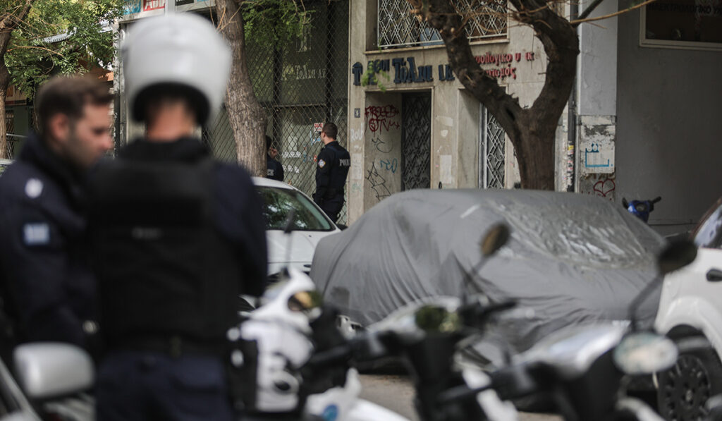 Εξάρχεια: Επιχείρηση της ΕΛΑΣ για εκκένωση κτηρίου – 8 προσαγωγές