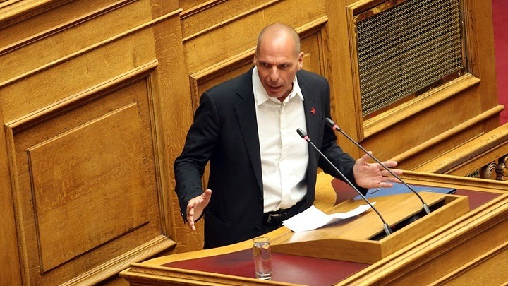 Ο Βαρουφάκης ζητεί στοιχεία για τις εγγυήσεις του Δημοσίου στις τράπεζες