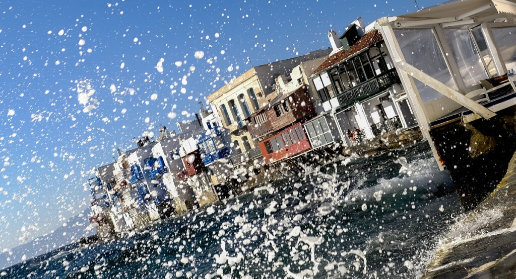 Lockdown: Ένα βήμα πριν τα σκληρά μέτρα Μύκονος – Ίος. 6 ακόμη νησιά σε κίνδυνο