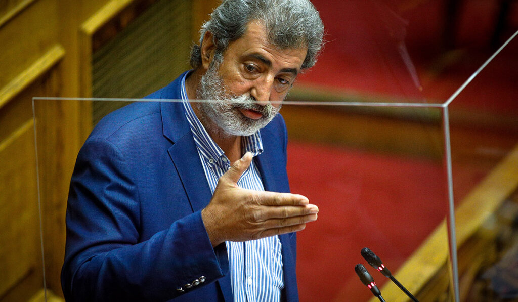 Άρση ασυλίας του Πολάκη εισηγήθηκε η Επιτροπή Δεοντολογίας μετά τη μήνυση Στουρνάρα