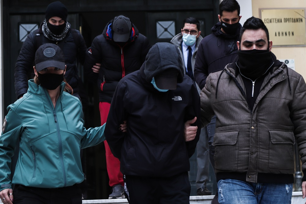 Ξυλοδαρμός στο Μετρό: Νέο βίντεο με τους δράστες μετά την επίθεση – Τι υποστήριξαν στην απολογία τους
