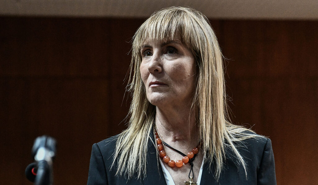 Η Τουλουπάκη ζητά από την ΑΔΑΕ να ελέγξει εάν παρακολουθούσε η ΕΥΠ το τηλέφωνό της
