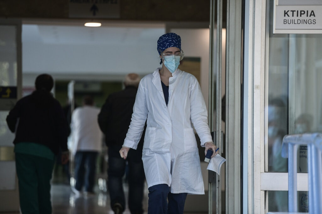 «Η μηνιγγίτιδα δεν αντιμετωπίζεται σπίτι» – Τα 3 ανησυχητικά συμπτώματα