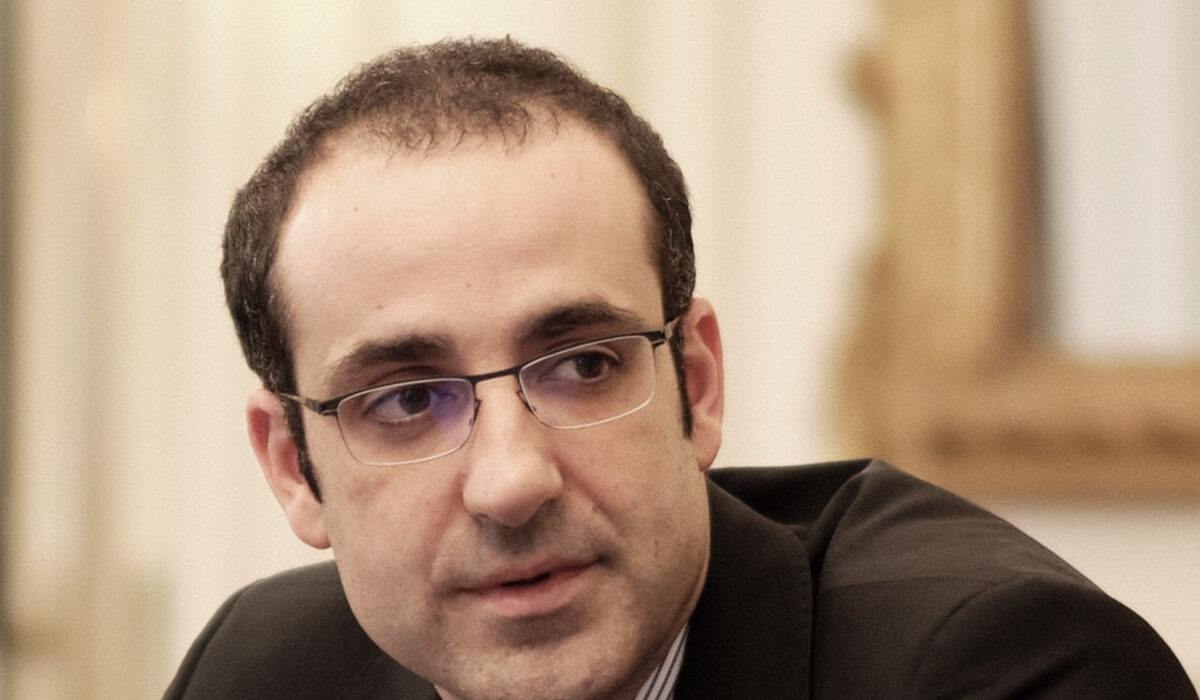 Η ενόχληση Δημητριάδη για τον «μπάρμπα του τον ψεύτη»