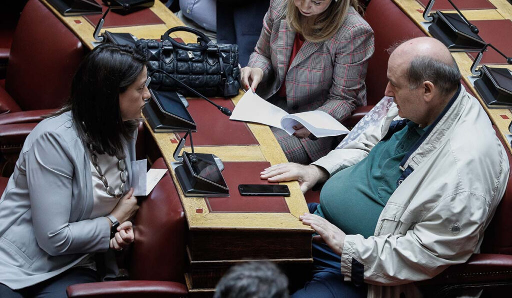 Φίλης κατά Κεραμέως: Ποιος ψεύδεται για την τηλεκπαίδευση;