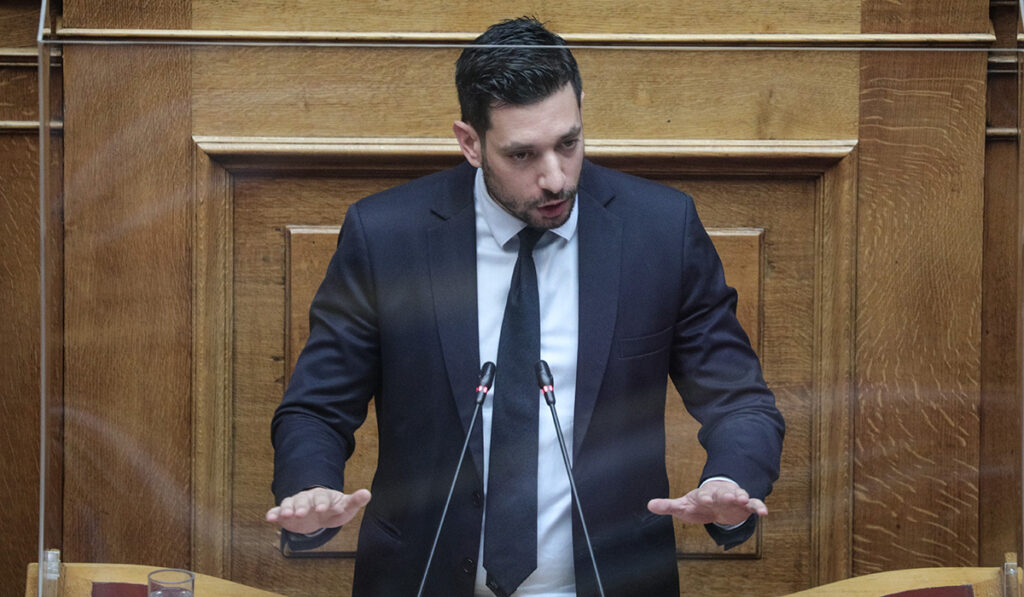 Ο Κυρανάκης βγάζει εκτός «κάδρου» τις Περιφέρειες για τις φωτιές, ενώ το θεσμικό πλαίσιο είναι ίδιο από το 2003