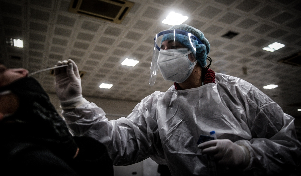 Κορονοϊός: 99 νεκροί, 697 διασωληνωμένοι και 7.009 κρούσματα σήμερα 7/12 – Ανακοίνωση ΕΟΔΥ