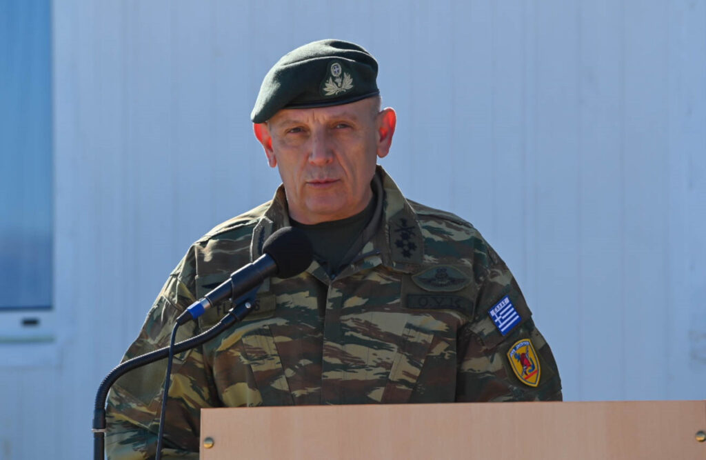 Στην Ιταλία ο Α/ΓΕΕΘΑ συνοδεία μοτοσυκλετιστών και κορβετών