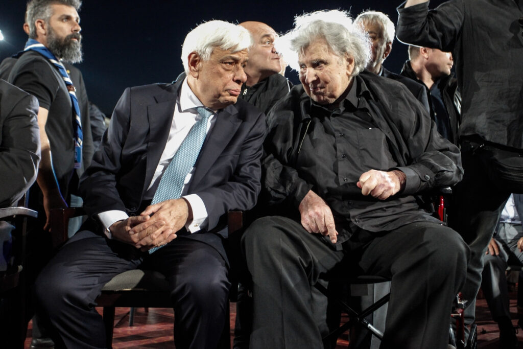 Παυλόπουλος για Μίκη Θεοδωράκη: O θάνατος σηματοδοτεί το πέρασμα του στην αθανασία