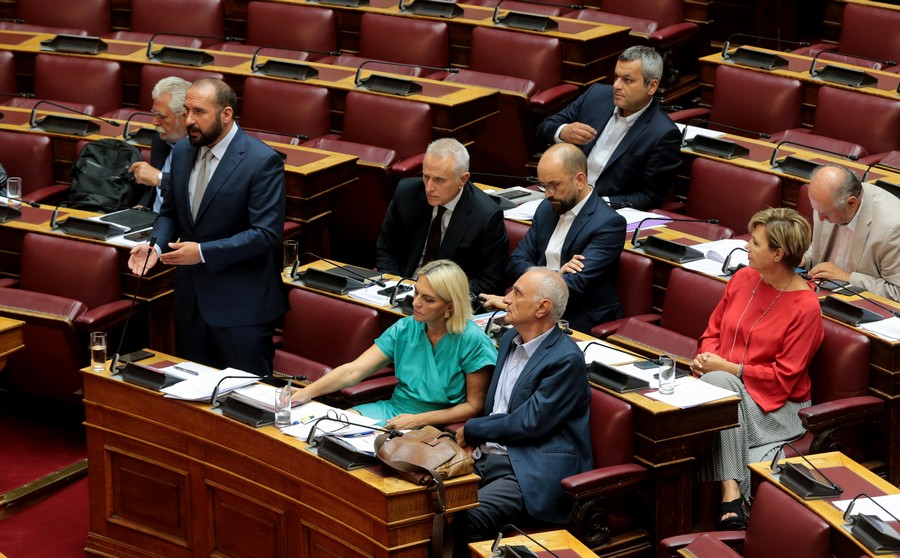 ΣΥΡΙΖΑ: Πέντε κρίσιμα ερωτήματα για το ασφαλιστικό προς την κυβέρνηση