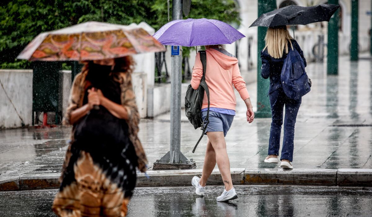 Kακοκαιρία φέρνει απότομο διάλειμμα στο καλοκαίρι – Πού και πότε χτυπούν οι καταιγίδες