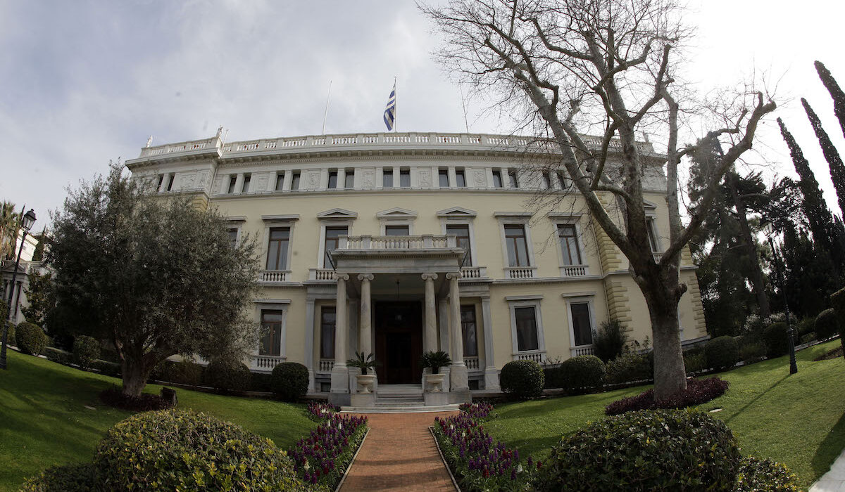 Φωτιά στη Ρόδο: Ματαιώνεται η αυριανή δεξίωση για την Αποκατάσταση της Δημοκρατίας