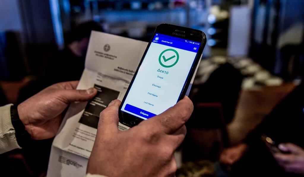 Πιστοποιητικό εμβολιασμού: Τι θα γίνει με όσους έχασαν το ραντεβού τους λόγω κακοκαιρίας;