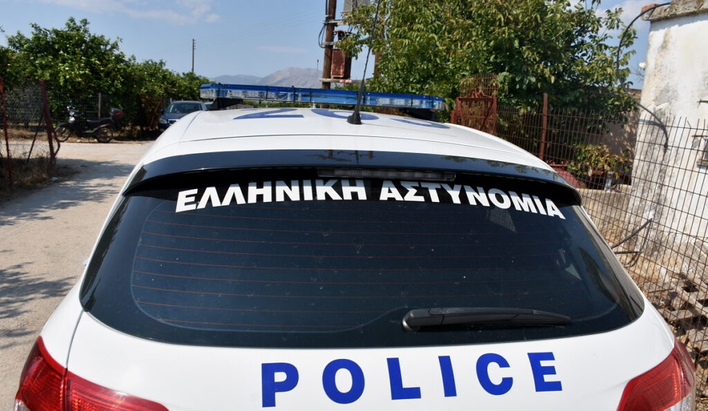 Φολέγανδρος – Μητέρα Γαρυφαλλιάς: Μην μεγαλώσετε έτσι τους γιους σας