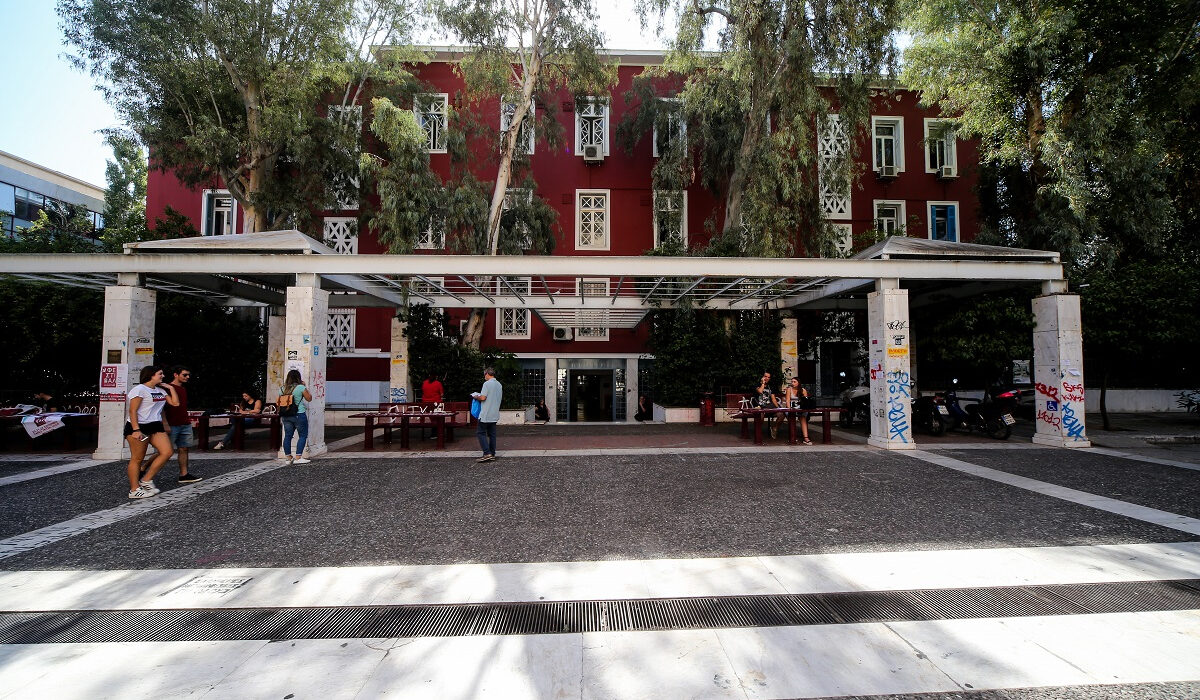 Κορονοϊός στην Ελλάδα: Κλείνει το Πάντειο λόγω ύποπτου κρούσματος