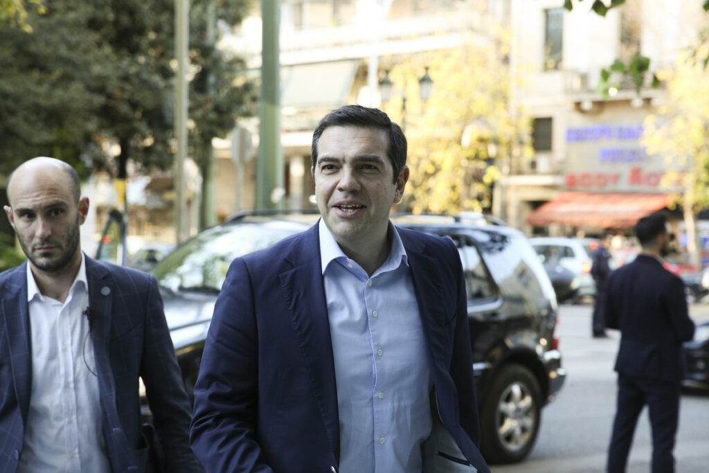 Επιστροφή Τσίπρα με ακρίβεια, αισχροκέρδεια και… παρακολουθήσεις