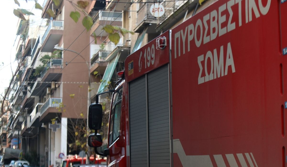 Φωτιά σε διαμέρισμα στη Ριζούπολη