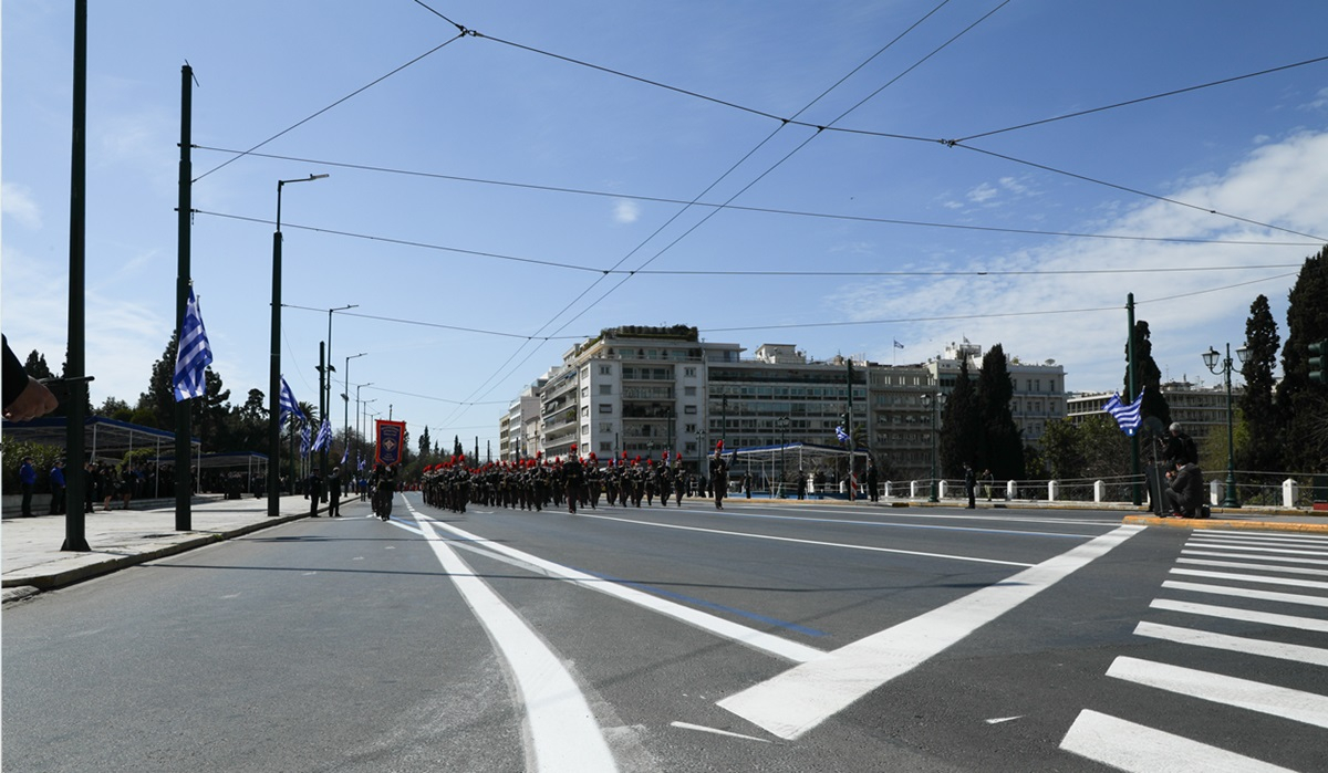 Κυκλοφοριακές ρυθμίσεις – 25η Μαρτίου: Η στρατιωτική παρέλαση φέρνει αλλαγές, ποιοι δρόμοι κλείνουν