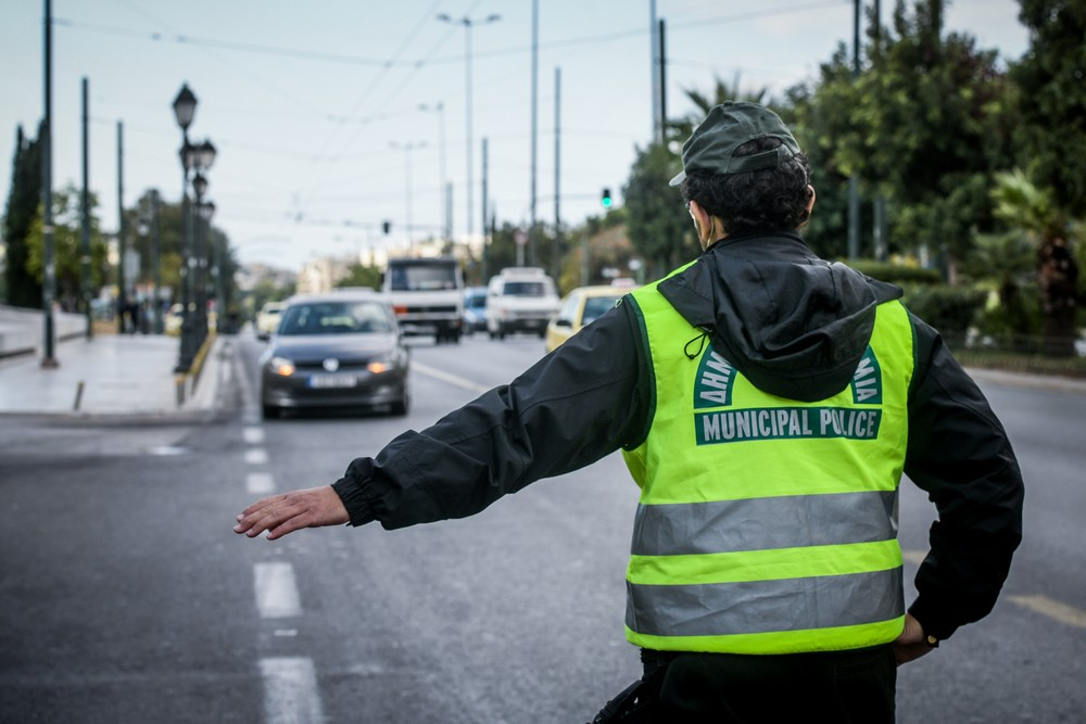 Ποσά άτομα επιτρέπονται στο αμάξι τώρα, τι ισχύει για διπλοκάμπινα