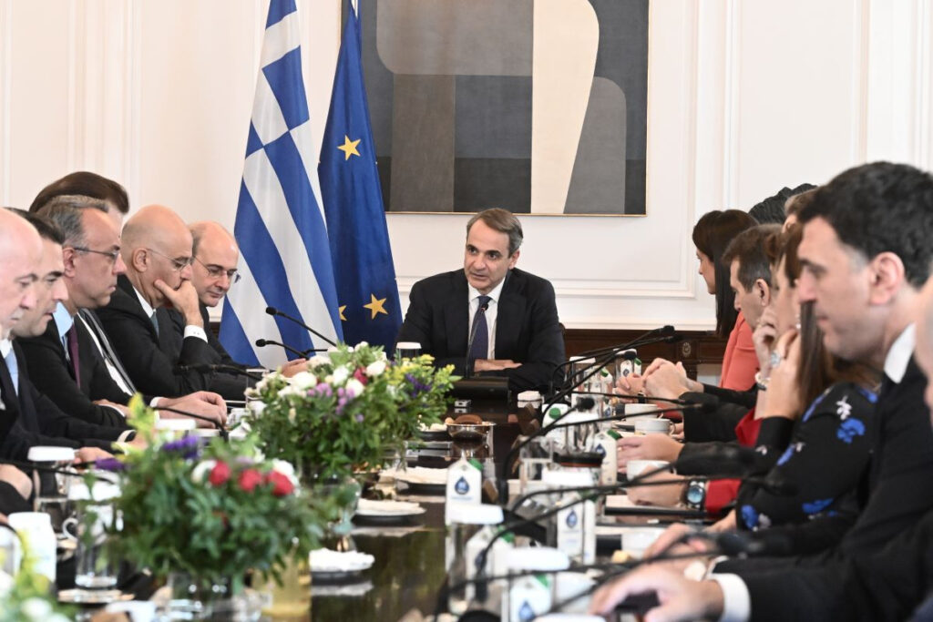 Η κοινωνική αντιπολίτευση απέναντι στην κυβέρνηση: Τα ποιοτικά σημάδια της δημοσκόπησης της ΜΕΤΡΟΝ