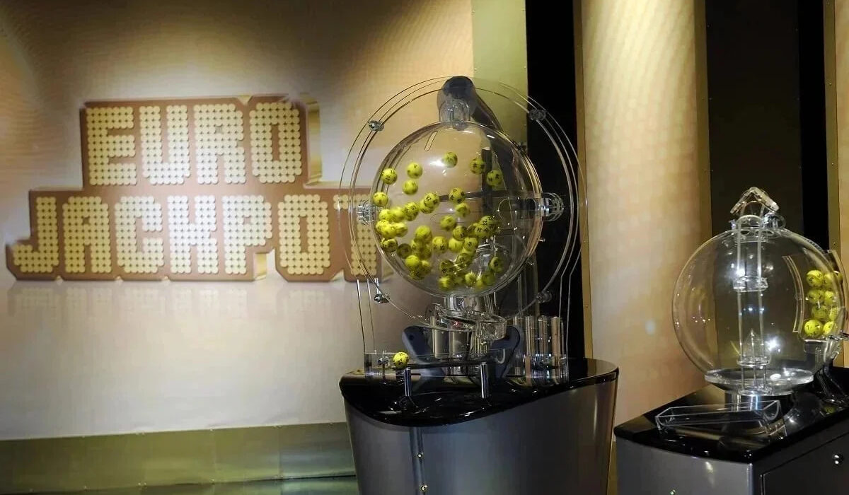 Eurojackpot 30/4/2024: Αυτός είναι ο πίνακας κερδών της σημερινής κλήρωσης