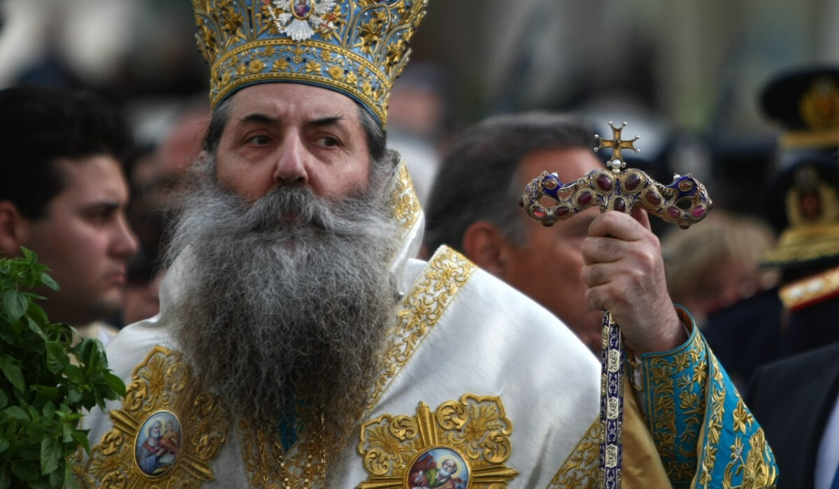 Μητροπολίτης Πειραιώς Σεραφείμ: Όσοι ψηφίσουν τον γάμο ομοφυλόφιλων να μην ξαναέρθουν στις εκκλησίες