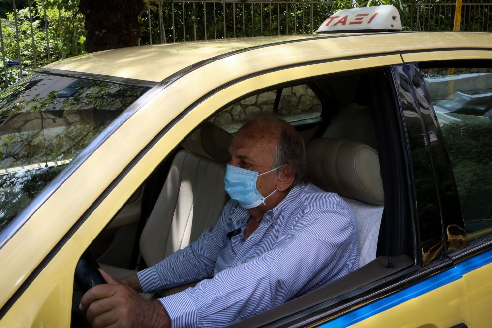 Ταξί: Δύο επιβάτες από σήμερα – Πότε επιτρέπεται υπέρβαση του ορίου