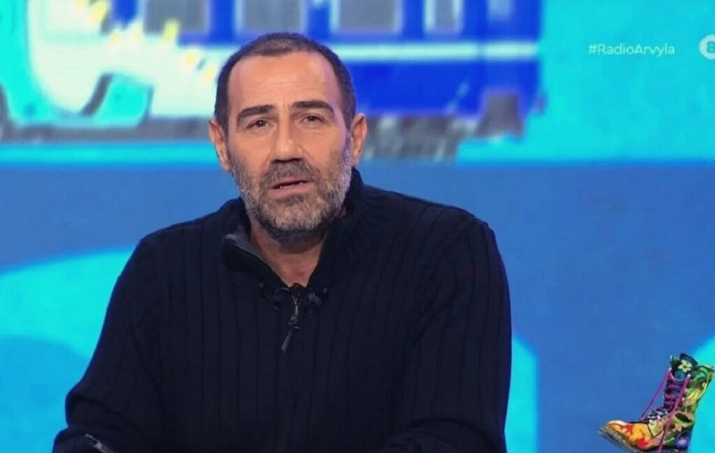 Αντώνης Κανάκης: Συντετριμμένος για τον θάνατο του φίλου του «Τώρα είδα την κλήση σου… »