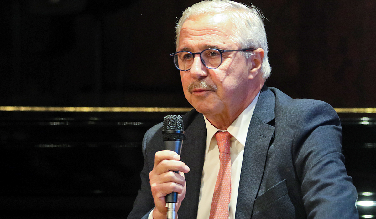 «Λιβανίζει» τον Κ. Μητσοτάκη κορυφαίο στέλεχος του… ΠΑΣΟΚ (βίντεο)
