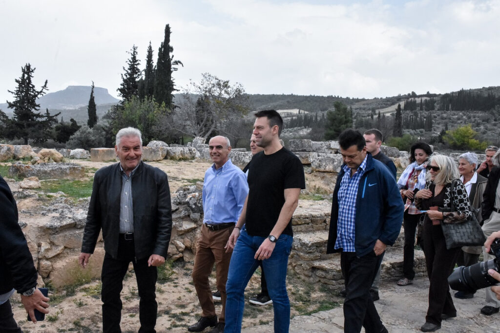 Στέφανος Κασσελάκης: Περιοδεία στον νομό Κορινθίας – Επισκέφθηκε τον αρχαιολογικό χώρο της Νεμέας