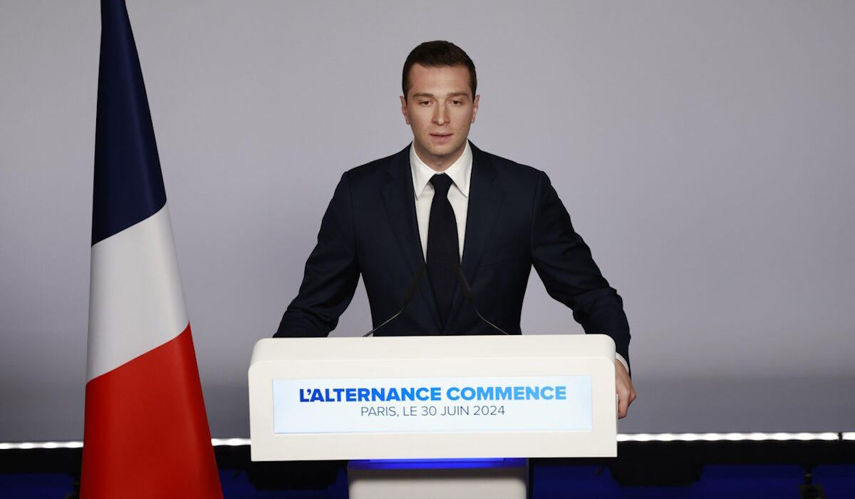 Γαλλία: Προσπάθησε να τα «μαζέψει» για την ιθαγένεια ο Μπαρντελά – Νέα δήλωση