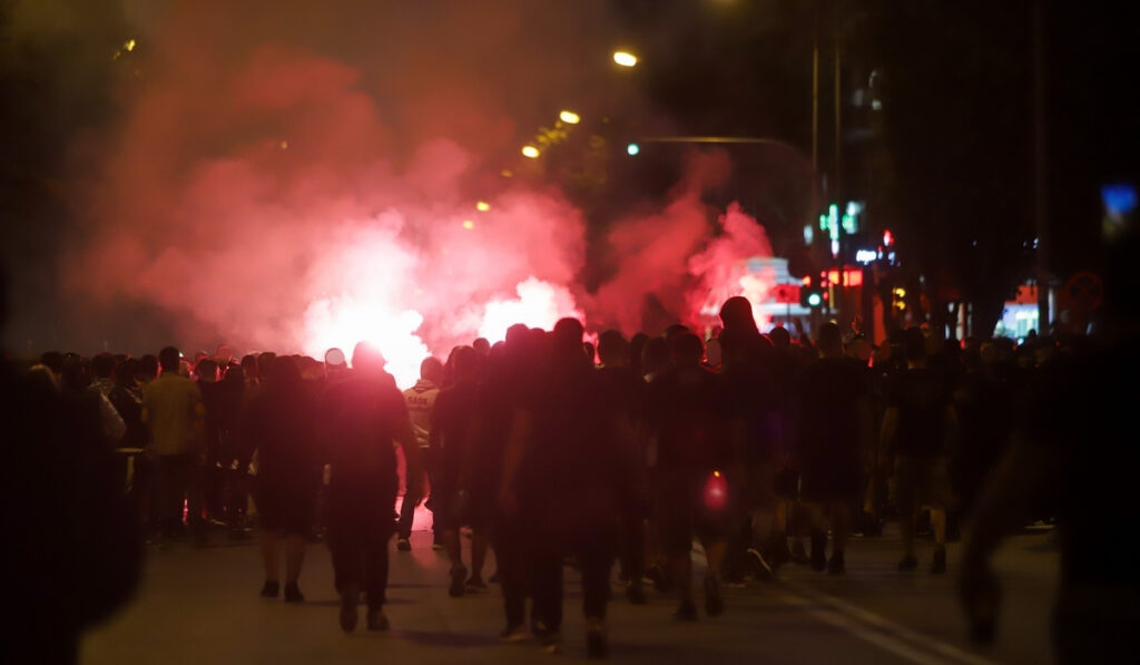 Θεσσαλονίκη: Ένταση στην πορεία οπαδών του ΠΑΟΚ