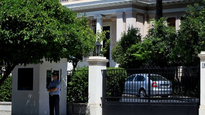 Μαξίμου: Επιστροφή στην κανονικότητα η πλήρης άρση των capital controls