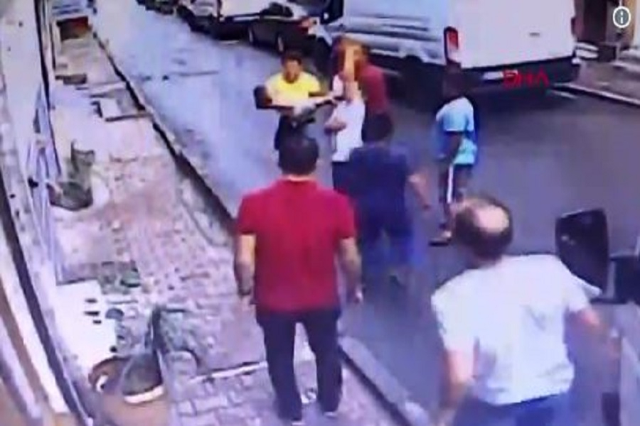 Επιασε στον αέρα κοριτσάκι 2 ετών που βρέθηκε στο κενό από τον δεύτερο όροφο