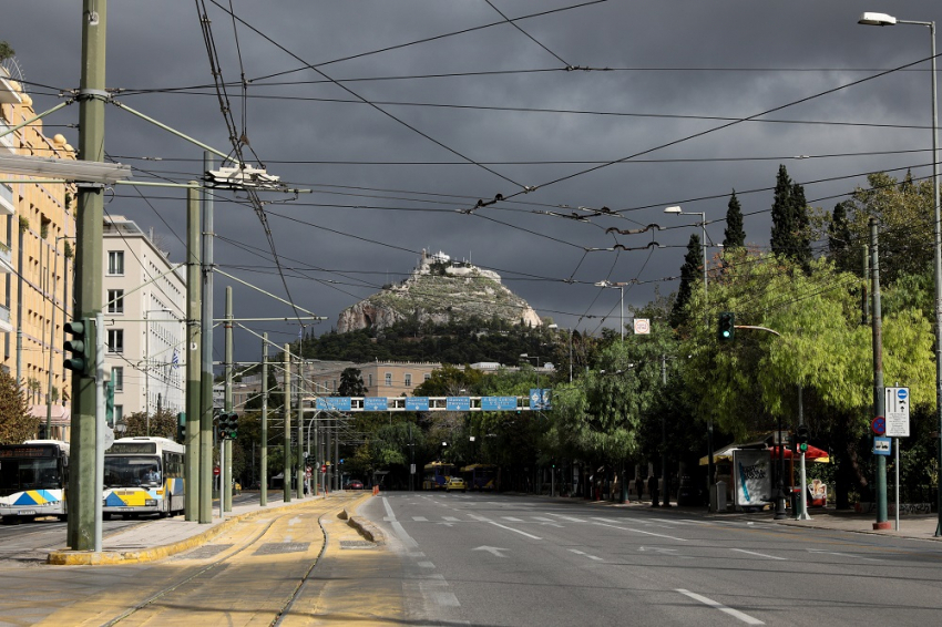 Lockdown: Τρεις συλλήψεις και 1.770 πρόστιμα σε ελέγχους για τα μέτρα