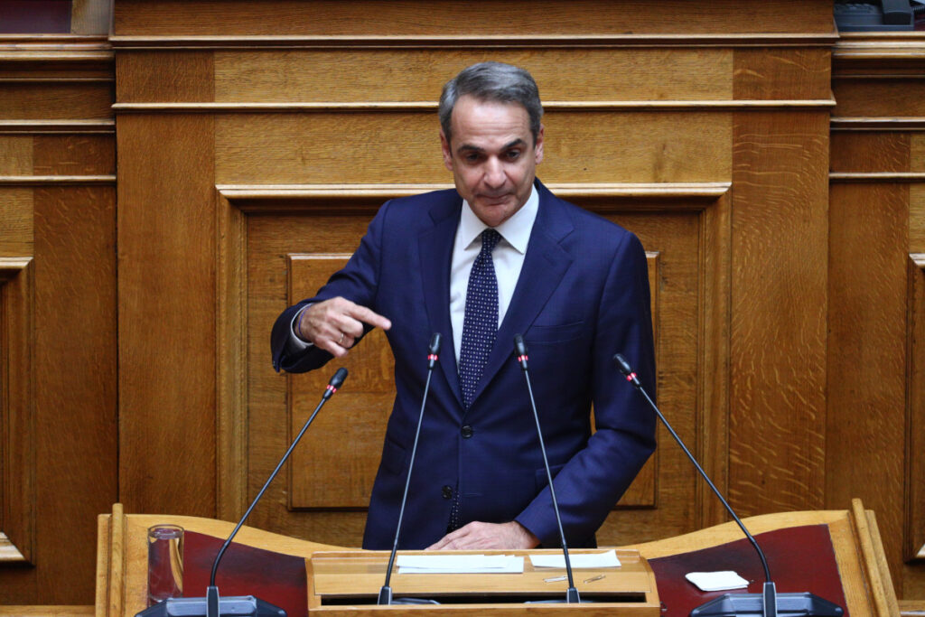 Σε… γραμμή Πόπης Τσαπανίδου ο Μητσοτάκης προς Ανδρουλάκη: «Έλα με φόρα»