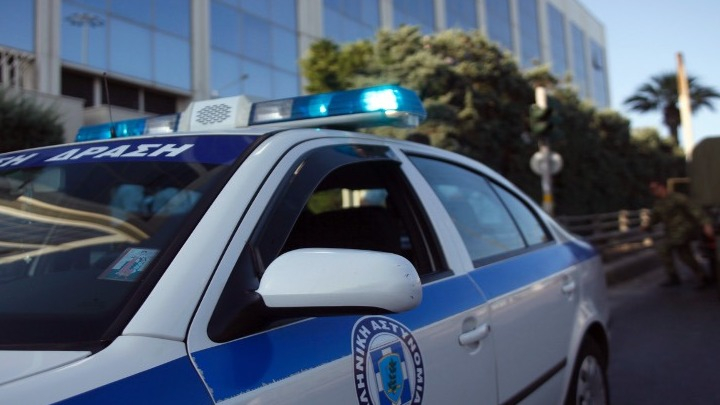 Διακινητής μετέφερε μετανάστες με… όχημα παραλλαγής ασθενοφόρου