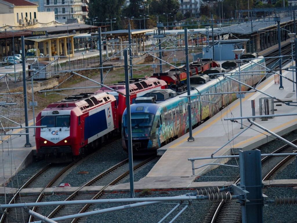 Πώς η «γαλάζια» τετραετία αποδιάλυσε με σύστημα τον ΟΣΕ