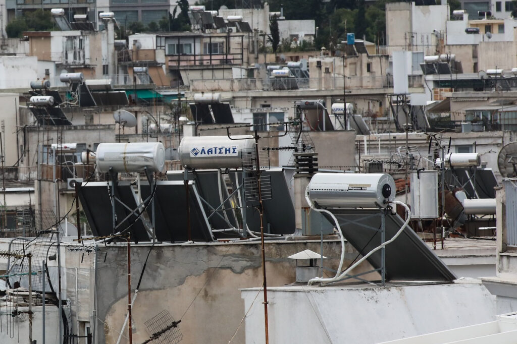 Voucher ηλιακού θερμοσίφωνα: Ανατροπή με 2 κουπόνια πριν την αίτηση – Το ΦΕΚ