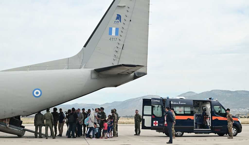 Σουδάν: Συνεχίζονται οι προσπάθειες απεγκλωβισμού των Ελλήνων – 43 έχουν φύγει από το Χαρτούμ